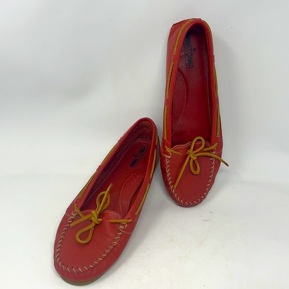 Minnetonka Red Leather Moccasin Driving Shoe Loafer Slipper Women’s USA 10